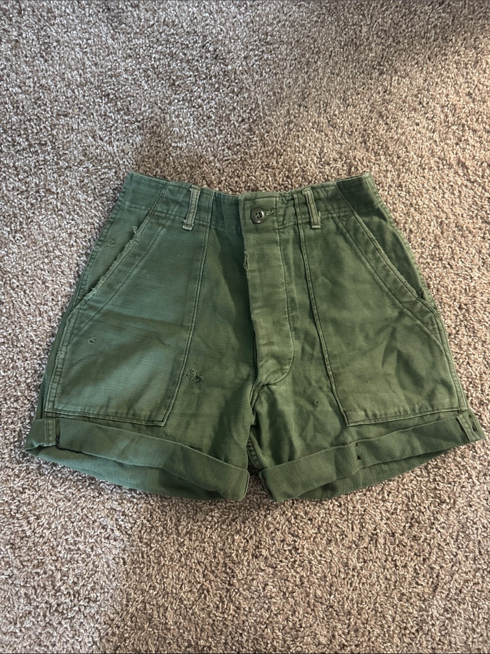 Vintage Military Fatigue Shorts High-Rise Utility Cotton Shorts in Olive Green